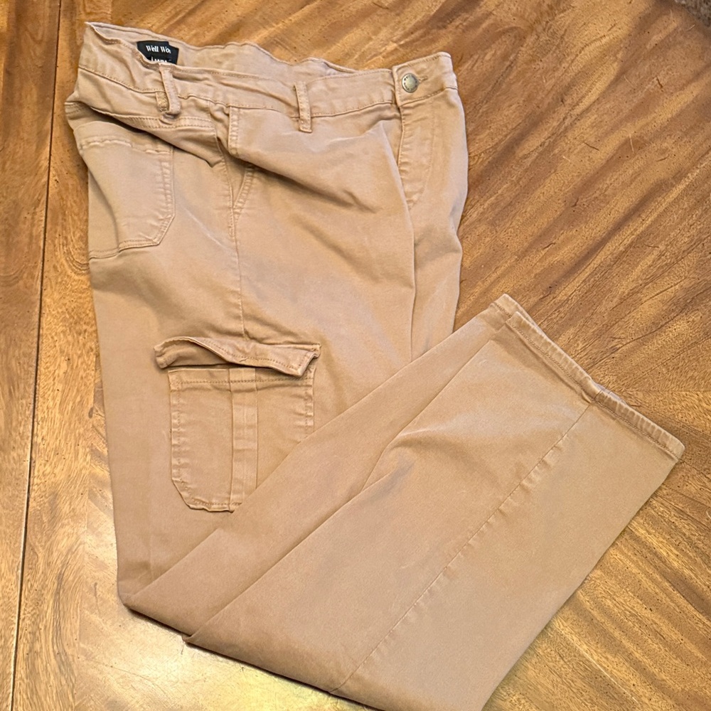 Well Worn Women’s Size 14/34 Tan Utility Cargo Pants